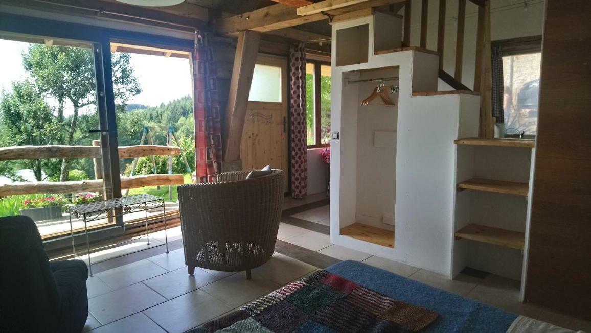 Les Grandes Fontaines Bed & Breakfast La Longine Exterior photo